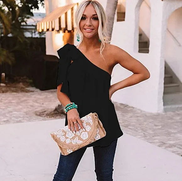 Adorable one shoulder blouse - Picture 1 of 5